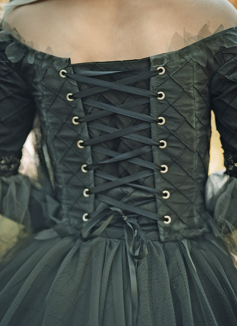 Simplicity S3228 | Simplicity Sewing Pattern Misses' Phantom Queen Fantasy Costume by Raine Emery