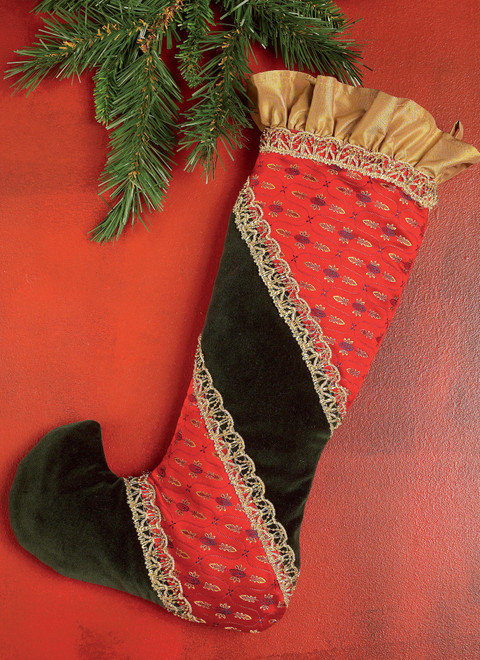 McCall's M7523 (Digital) | Christmas Stockings in Four Styles