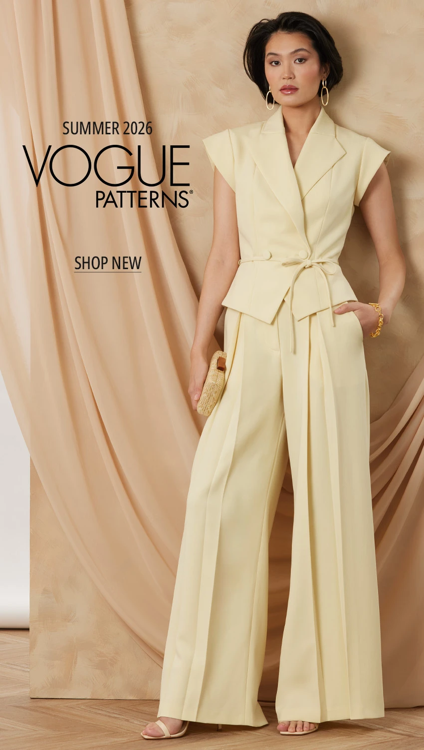 Vogue Patterns V2188 | Womans suiting in light yellow fabric