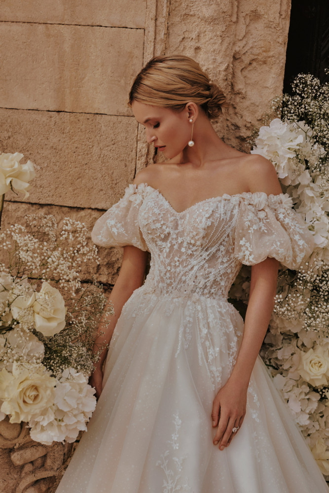 The Bride Wore a Floral Wedding Dress for Her Intimate, Elegant Big Sur  Wedding - Green Wedding Shoes