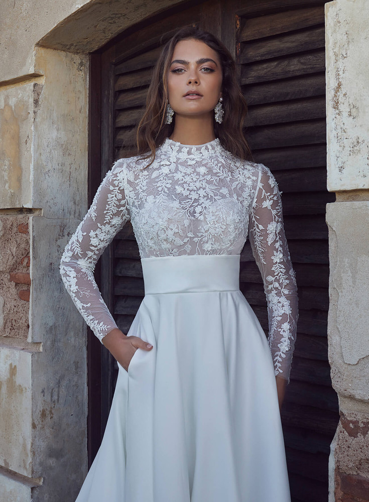 Buy High Neck Puff Long Sleeves Chantilly Lace Wedding Dress With Tulle  Skirt,romantic and Boho,like Kitty Spencer Lace-bodice Ballgow Mockneck  Online in India - Etsy