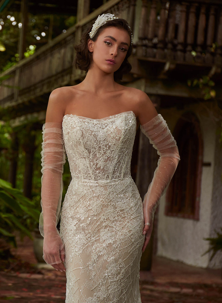 Top 12 Beautiful Pre Wedding Shoot Dresses For Couples In 2022