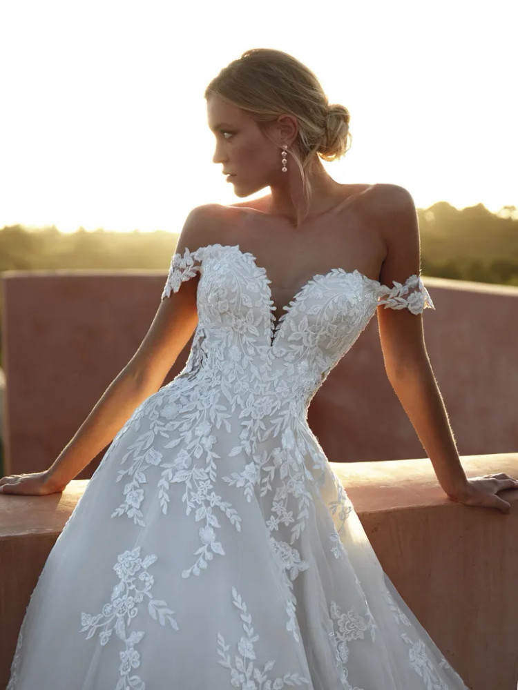 hipmeasuWedding dress