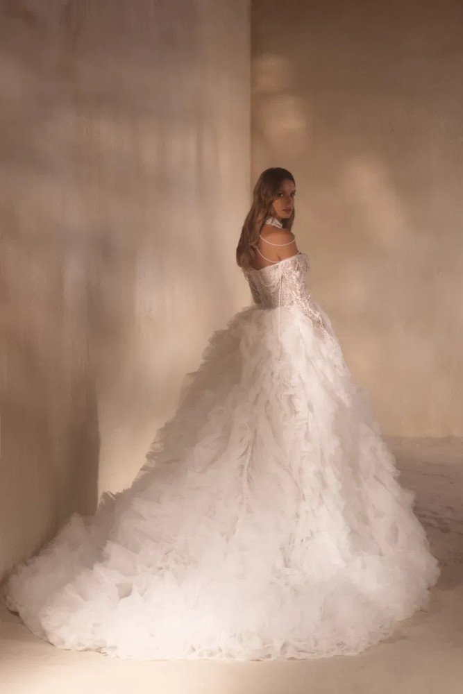 Yang Voluminous Wedding Gown by Luce Sposa