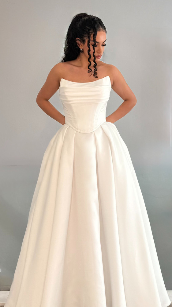 Irina Basque Waisted 2 Pcs Wedding Dress 