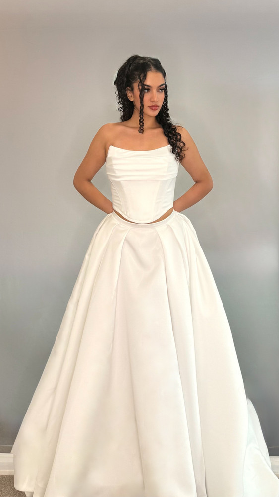 Irina Basque Waisted 2 Pcs Wedding Dress 