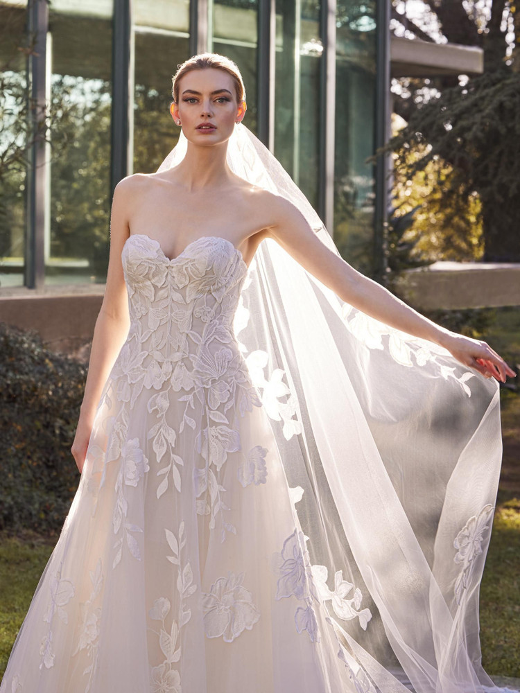 Delicate A-line Sweetheart Wedding Dress by Pronovias