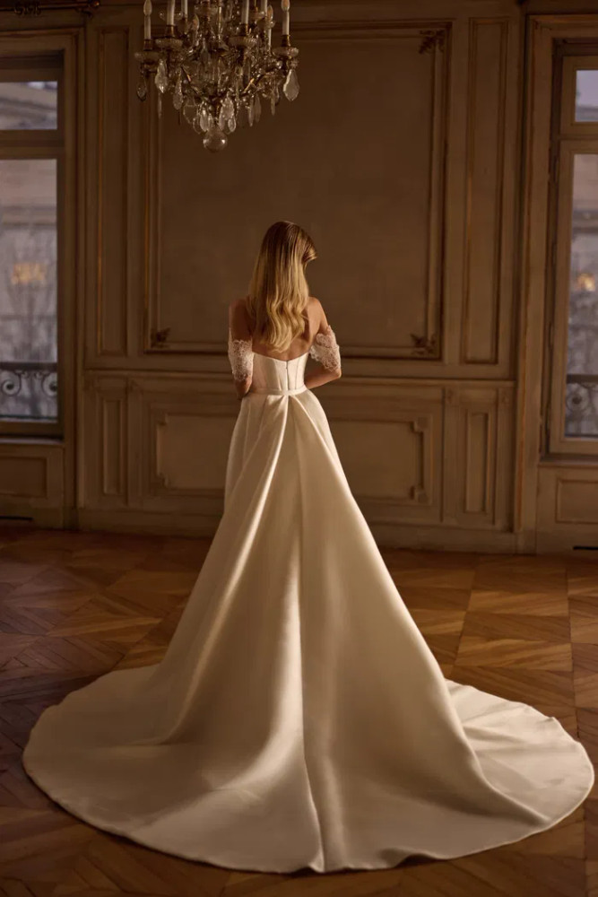 Ruth Wedding Dress by Luce Sposa