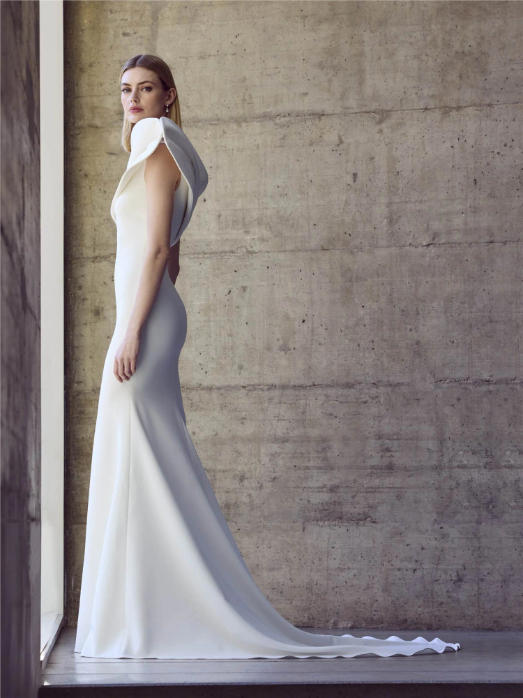 Bals Wedding Dress by Pronovias Mermaid Crepe dress