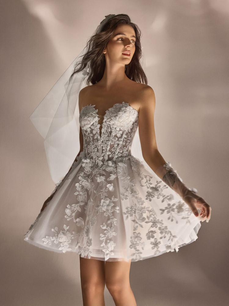 Sienna Short Lace Wedding Dress