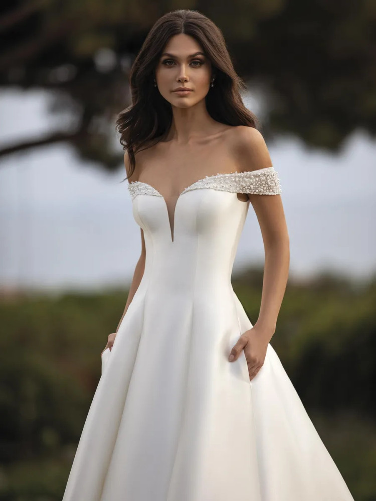 Rea by Pronovias size 12