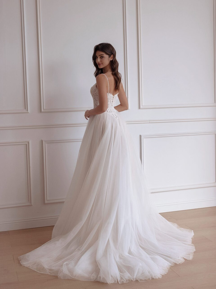 Laurel Basque Waisted Tulle Wedding Dress