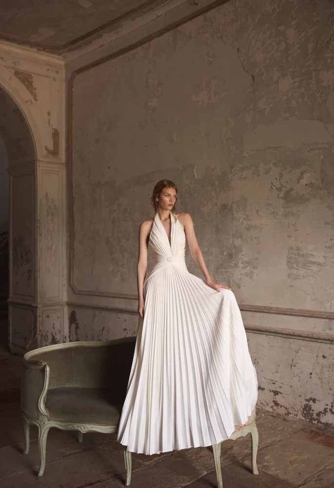 Gardenia Crepe Wedding Gown By Daria Karlozi by Pollardi Bridal 