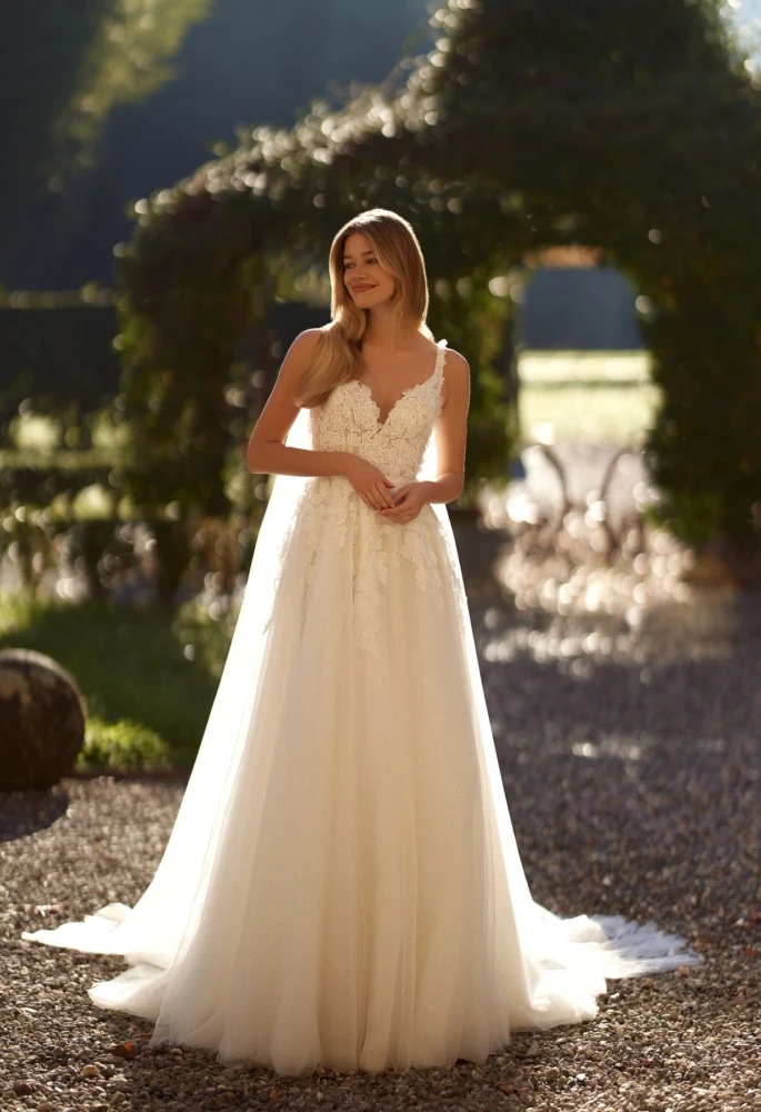 Infatuation Wedding Gown By Daria Karlozi by Pollardi Bridal 