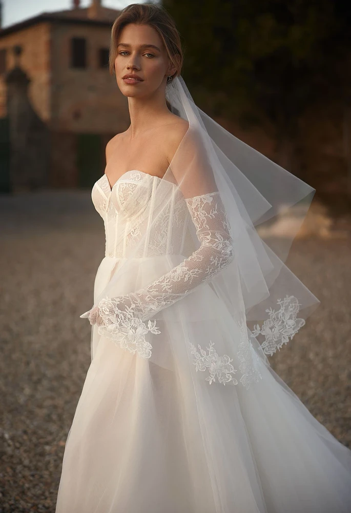Soulful Wedding Gown By Daria Karlozi by Pollardi Bridal 