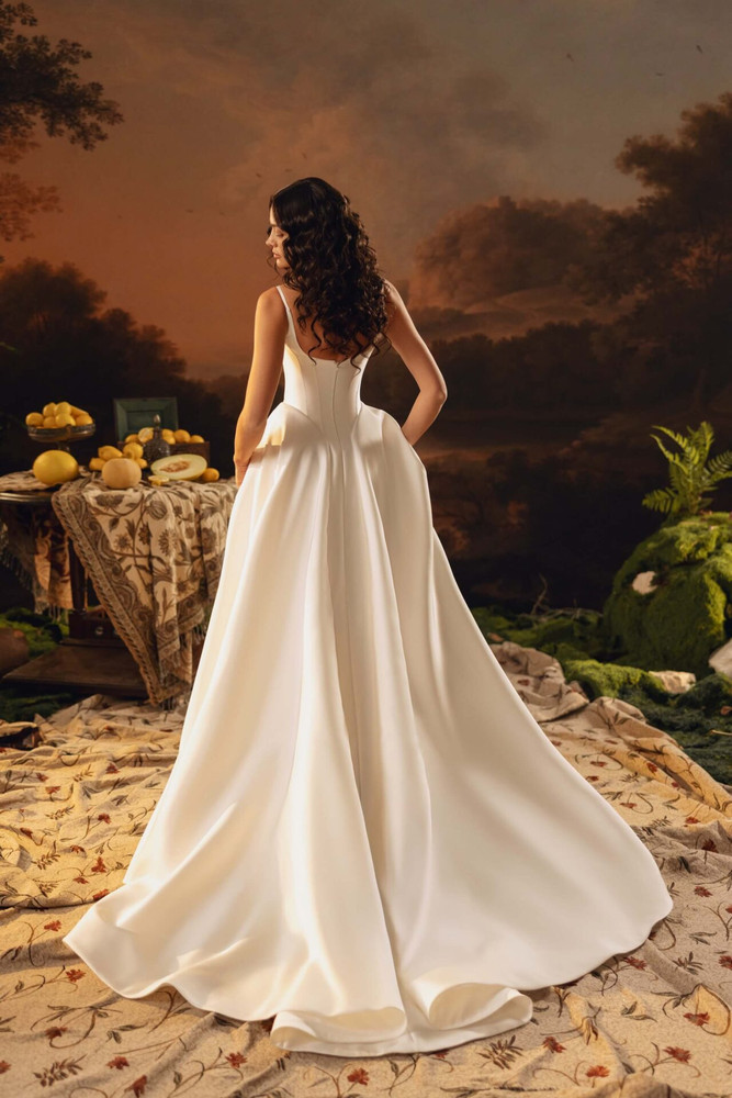 Velora Wedding Dress by Anne-Mariee 