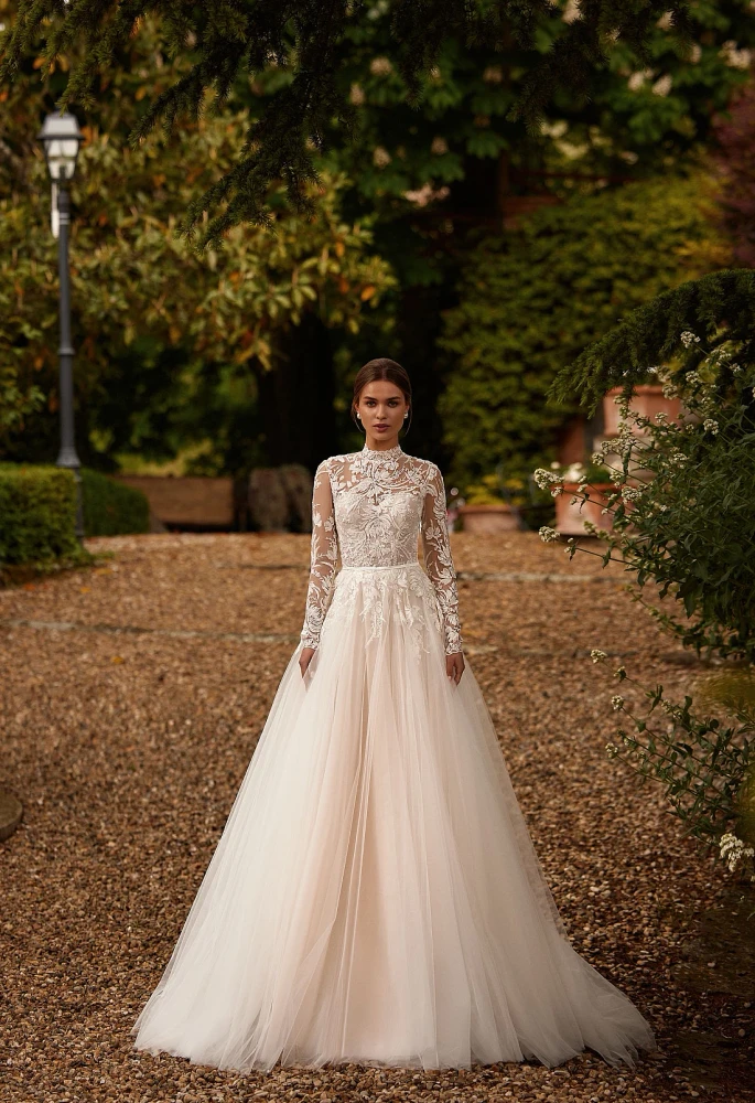 Chrysanthemiss Wedding Gown By Daria Karlozi by Pollardi Bridal 