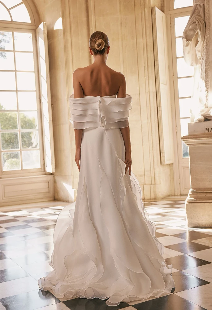Leonossa Wedding Gown By Daria Karlozi by Pollardi Bridal  (online only) 