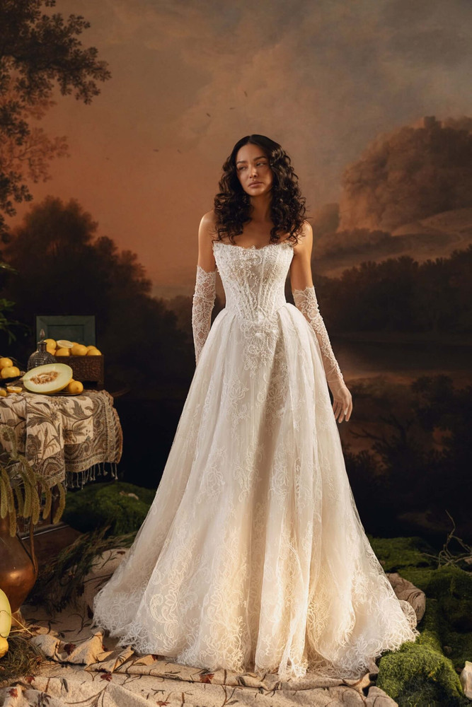 Lunara Wedding Dress by Anne Mariee
