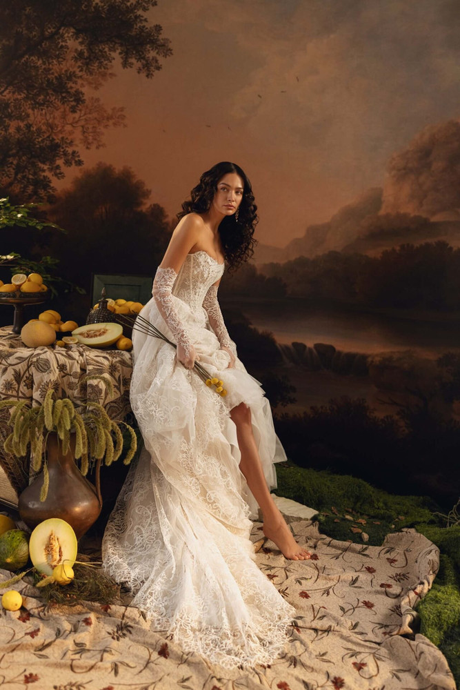 Lunara Wedding Dress by Anne Mariee ( online only) 