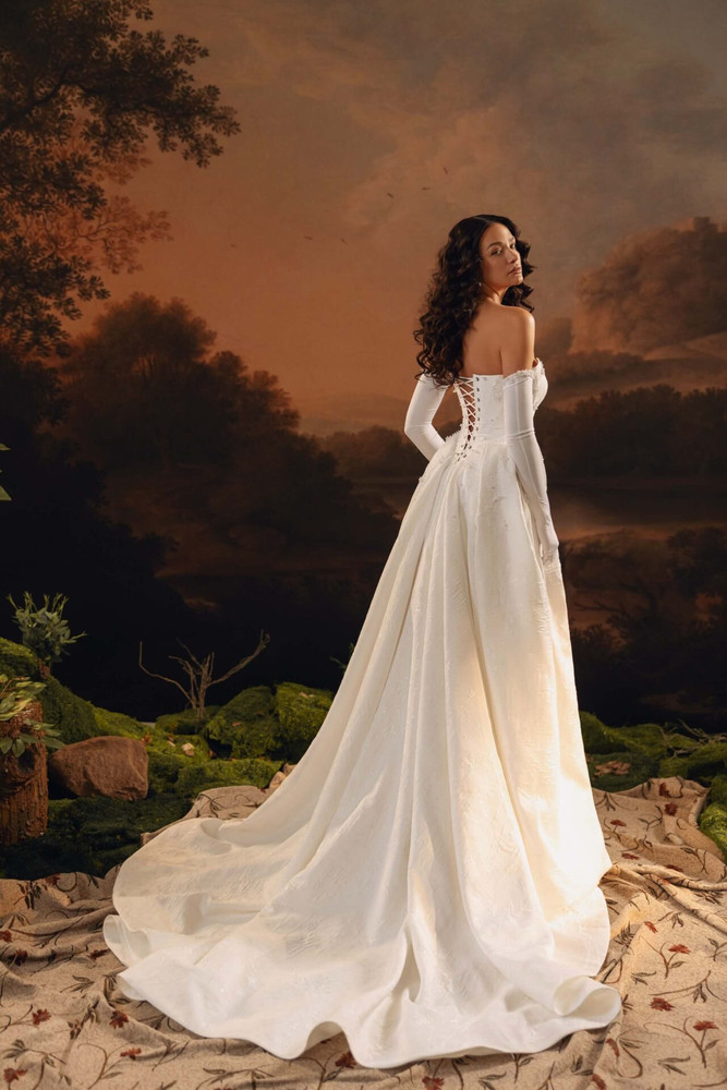 Meila Wedding Dress by Anne Mariee
