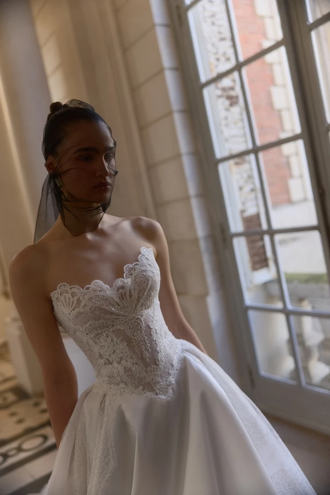 Palette Wedding Dress by Wona Concept
