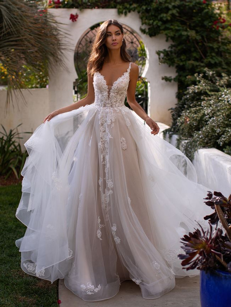 Deep Sweetheart Tulle Wedding Gown With Lace Bodice H1394 By Moonlight Bridal