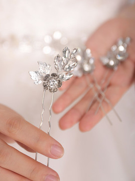 Silver Vintage Leaves & Flower Hair Pins (MITIARA36)