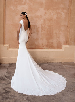 Anitra by Pronovias