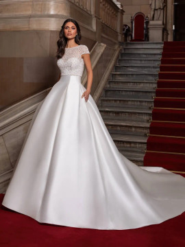 CLOSE Wedding Gown By Pronovias Princess wedding dress in mikado with sweetheart neckline, short sleeves and 