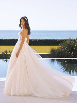 PHEONIX Wedding Dress by Pronovias A-line wedding dress with sweetheart neckline and exposed back