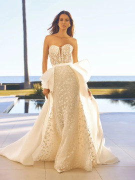 PHOEBE Wedding Dress by Pronovias Mermaid wedding dress with sweetheart neckline and exposed back ( $3670 - $4030 )