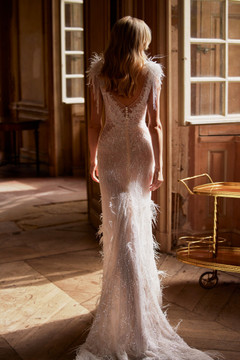 Feline by Luce Sposa