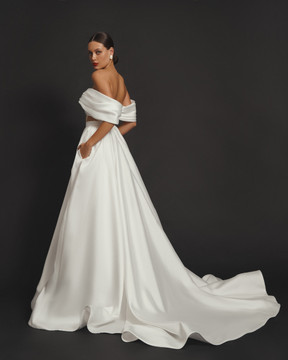 Lissa Ivory by Olya Mak Bridal 