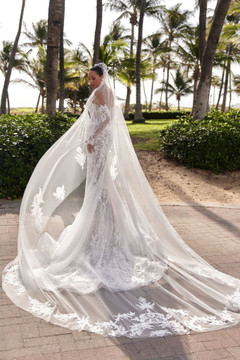 Emerald Wedding Dress by Oksana Mukha