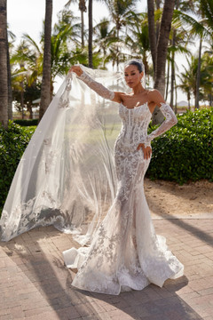 Emerald Wedding Dress by Oksana Mukha