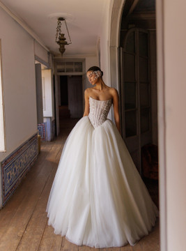 Elite Basque Waisted Wedding Dress by Wona Concept 