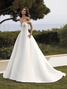 Rea by Pronovias size 12