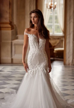 Deslumbranta Wedding Gown By Ida- Torez By Pollardi Bridal