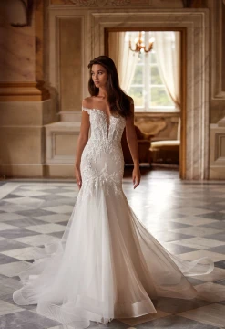 Deslumbranta Wedding Gown By Ida- Torez By Pollardi Bridal