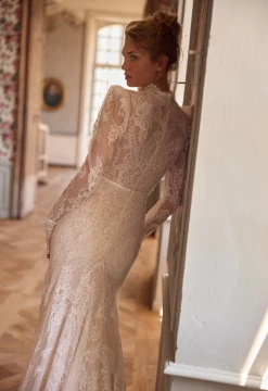 Anemona Long Sleeves Wedding Gown By Daria Karlozi by Pollardi Bridal  (online only) 