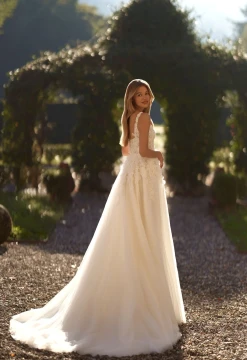 Infatuation Wedding Gown By Daria Karlozi by Pollardi Bridal 