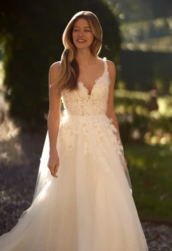Infatuation Wedding Gown By Daria Karlozi by Pollardi Bridal 