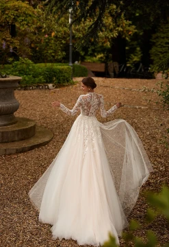 Chrysanthemiss Wedding Gown By Daria Karlozi by Pollardi Bridal 