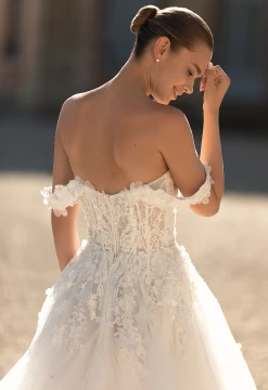 Linda Wedding Gown By Daria Karlozi by Pollardi Bridal