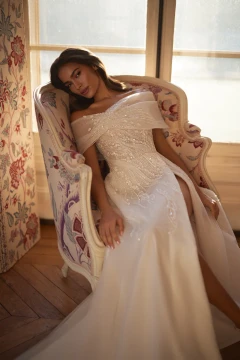 Trecy by Luce Sposa with shawl