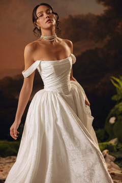 Izara Wedding Dress by Anne Mariee ( online only) 