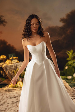 Jasmi Wedding Dress by Anne Mariee ( online only) 