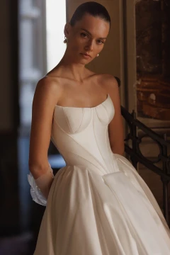 Piper Basque Waist Mikado Wedding Dress by Wona Concept size 10 D cups ( faulty on right cup with bubbles)