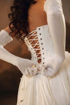 Meila Wedding Dress by Anne Mariee ( online only) 